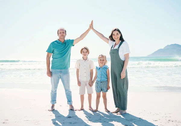Mutlu Aile Portre Plaj Yaz Tatili Seyahat Açık Hava Tatili — Stok fotoğraf