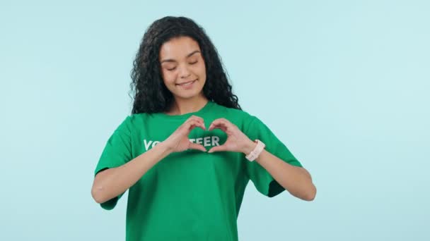 Mulher Mãos Coração Voluntário Rosto Caridade Com Apoio Saúde Bem — Vídeo de Stock