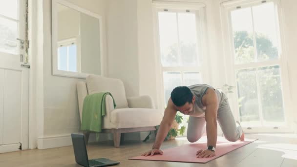 Hombre Yoga Cobra Pose Cuerpo Forma Física Casa Para Salud — Vídeo de stock