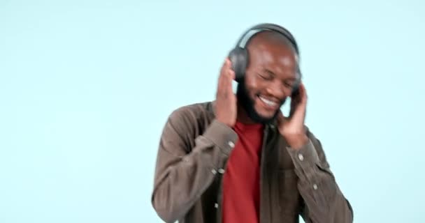 Słuchawki Taniec Lub Szczęśliwy Człowiek Streaming Muzyki Relaks Lub Wolność — Wideo stockowe