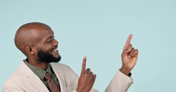 Şaret Parmağı Mutlu Stüdyoda Reklam Duyuru Maket Alanı Için Çalışan — Stok video