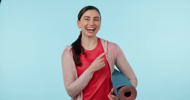 Señalar Con Dedo Fitness Retratar Una Mujer Estudio Para Publicidad — Vídeos de Stock