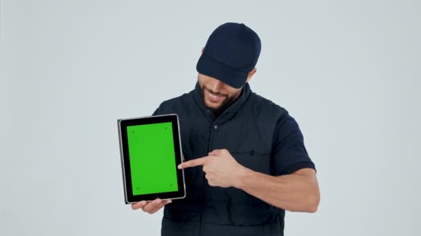 Delivery Man Tablet Thumbs Green Screen Logistics Success Option Menu — Stock Video