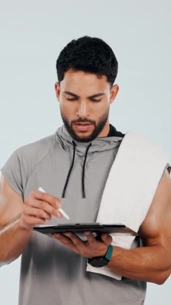 Fitness Offer Face Man Clipboard Studio Gym Sign Compliance Grey — Stock Video