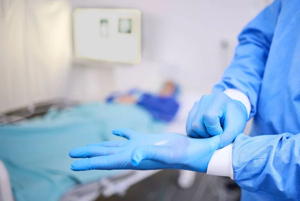 Hände Handschuhe Und Krankenhauspersonal Chirurg Oder Gesundheitsexperte Bereit Für Operation — Stockfoto