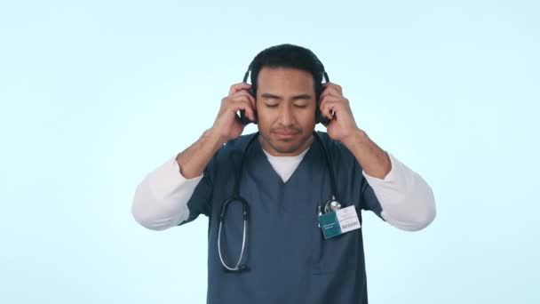 Счастье Музыка Человек Врач Студийном Фоне Отдыха Звука Отдыха Здравоохранения — стоковое видео