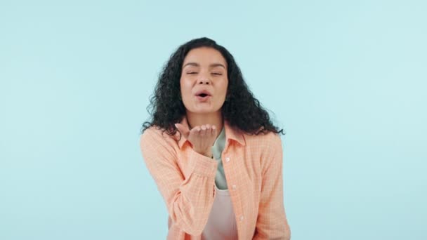 Mutlu Kadın Saksafoncu Yüzlü Genel Gülücük Modern Moda Stüdyoda Yakalayıcı — Stok video