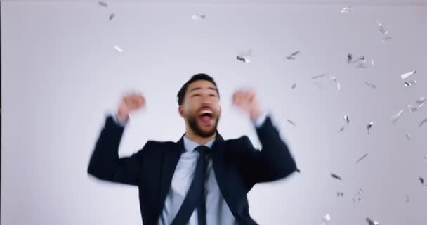 Ganador Confeti Para Éxito Hombre Negocios Estudio Para Celebración Bonificación — Vídeos de Stock