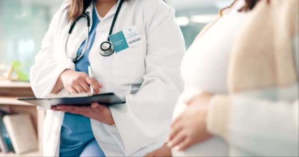 Ruce Těhotné Lékař Pacientem Pro Pojištění Nemocnici Detailní Záběr Konzultaci — Stock video