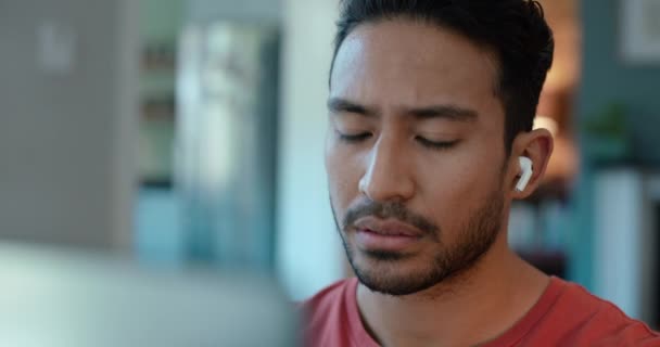 Stres Baş Ağrısı Yorgunluk Sağlık Sorunu Olan Asyalı Bir Adam — Stok video