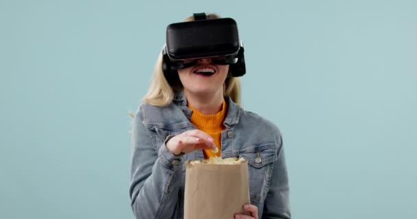 Realidad Virtual Mujer Palomitas Maíz Vídeo Divertido Con Experiencia Metáfora — Vídeos de Stock