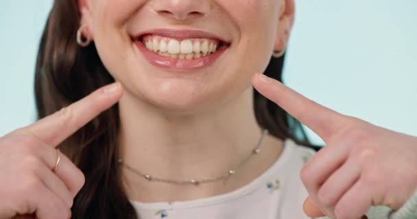 Woman Teeth Hand Pointing Closeup Cosmetics Dental Hygiene Veneers Studio — Stock Video
