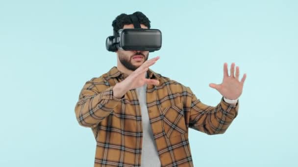 Realidad Virtual Software Gafas Con Hombre Que Utiliza Tecnología Estudio — Vídeos de Stock