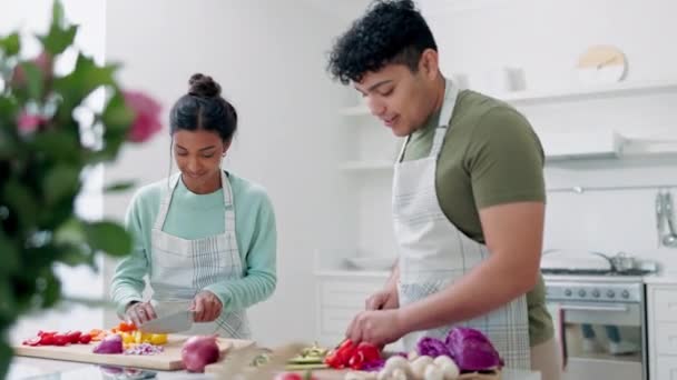 Koken Groente Paar Met Eten Mes Lunch Een Huis Met — Stockvideo