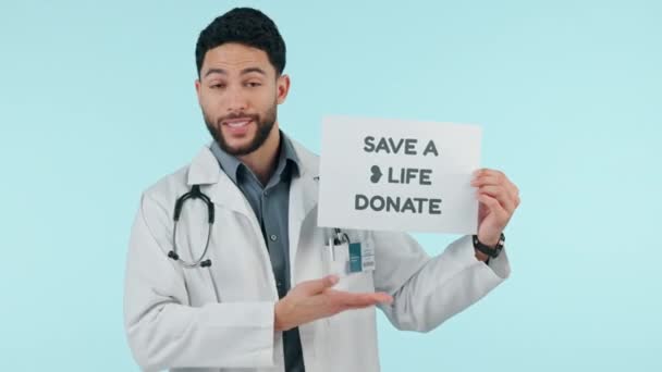 Donate Poster Man Doctor Medical Request Professional Volunteer Isolated Studio — Stock Video