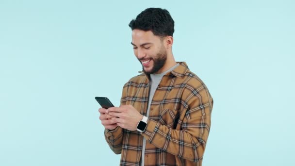 Happy Man Telefoon Typen Voor Sociale Media College Communicatie Grappige — Stockvideo