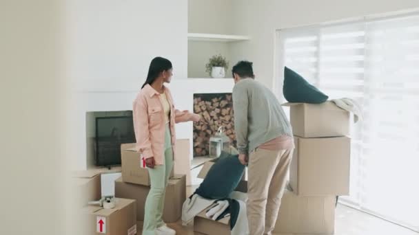 Çift Taşınmak Için Yeni Kutular Oturma Odası Planlama Emlak Gayrimenkul — Stok video