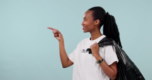 Bolsa Basura Punto Mujer Negra Voluntariado Gesto Bien Para Las — Vídeos de Stock