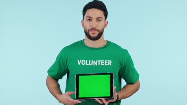 Człowiek Wolontariat Tablet Zielony Ekran Przyjazny Dla Środowiska Stronie Internetowej — Wideo stockowe