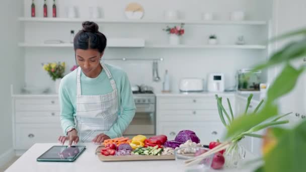 Yemek Pişirme Sebzeleri Tablet Mutfak Çifti Yemek Tarifi Yemek Blogu — Stok video