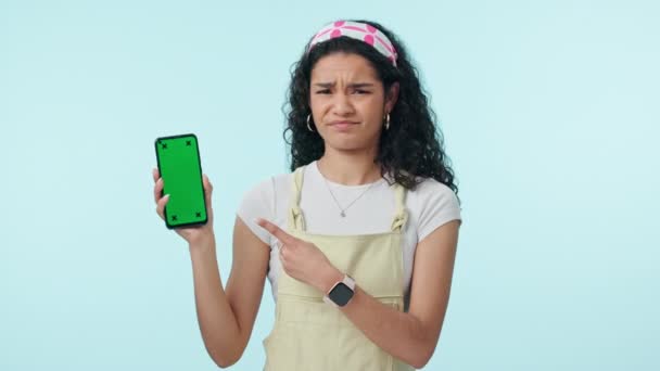 Kobieta Telefon Zielony Ekran Potrząsnąć Głową Dla Błędnych Informacji Fałszywe — Wideo stockowe