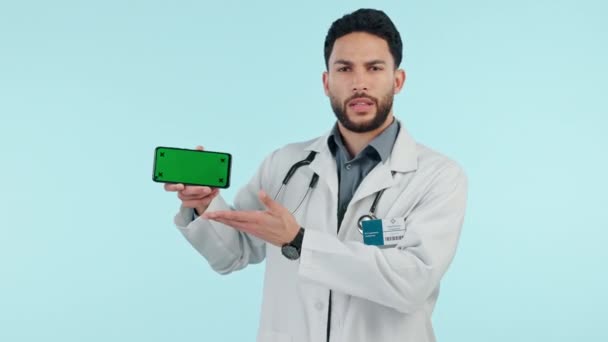 Doktor Telefon Yeşil Ekran Sunum Stüdyoda Sağlık Bilgilerinden Tavsiyelerden Danışmanlıktan — Stok video