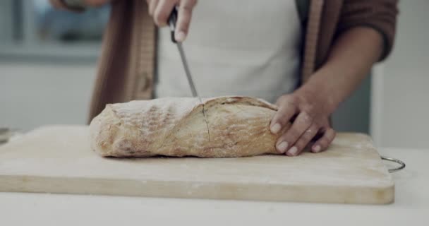 Brood Mes Handen Keuken Bakkerij Restaurant Voor Maaltijdbereiding Diner Ontbijt — Stockvideo