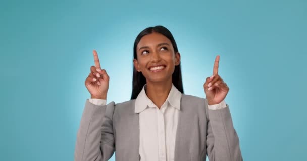 Щаслива Бізнес Леді Вказуючи Рекламуючи Маркетингу Продажу Або Угоди Фоні — стокове відео