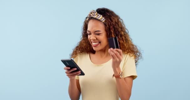 Kobieta Zwycięzca Karta Kredytowa Telefon Zakupy Online Commerce Uroczystości Lub — Wideo stockowe