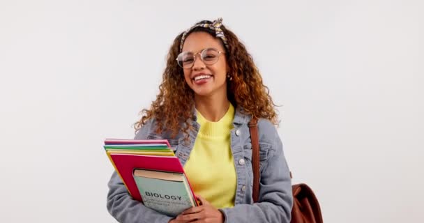 Siswa Wanita Buku Dan Wajah Studio Tersenyum Dan Gelas Untuk — Stok Video