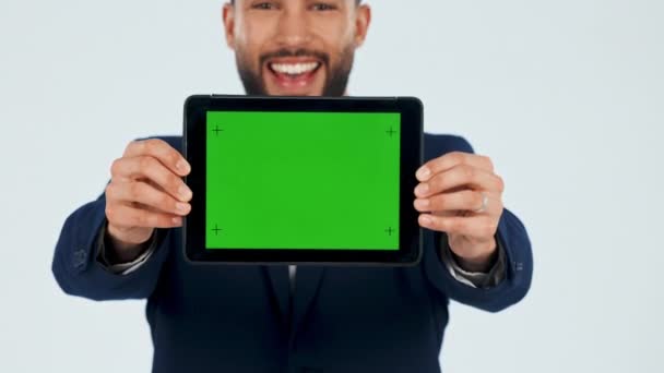 Grön Skärm Presentation Och Tablett Med Ansiktet Mannen Studio För — Stockvideo