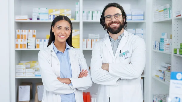 Brazos Cruzados Farmacia Retrato Personas Con Sonrisa Para Atención Médica — Foto de Stock