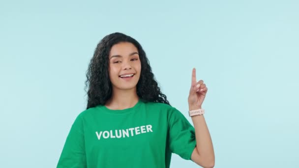 Kadın Gülen Surat Gönüllü Şov Reklamları Sivil Toplum Kuruluşlarının Yardım — Stok video