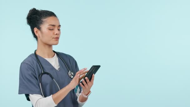 Enfermera Risa Mujer Teléfono Para Comunicación Salud Meme Redes Sociales — Vídeos de Stock