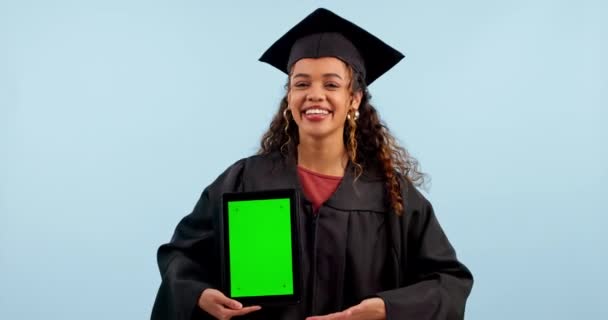 Απόφοιτος Γυναίκα Και Tablet Πράσινη Οθόνη Χώρος Παρουσίασης Εγγραφή Στο — Αρχείο Βίντεο