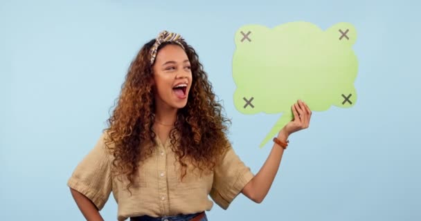 Žena Řečové Bubliny Citovat Prezentaci Sociální Média Nebo Kreativní Chat — Stock video