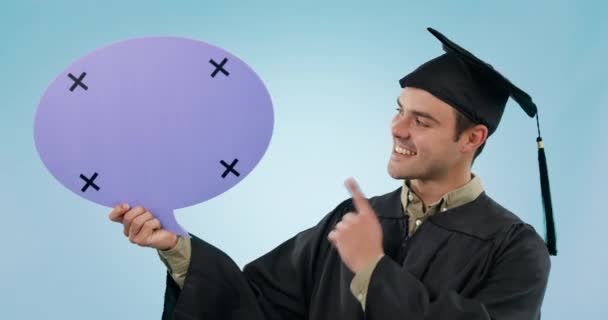 Graduación Hombre Burbuja Del Habla Estudio Cara Sonrisa Para Los — Vídeo de stock