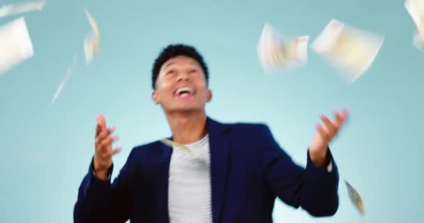 Sonrisa Estudio Danza Lluvia Del Dinero Hombre Celebran Ganar Salario — Vídeo de stock