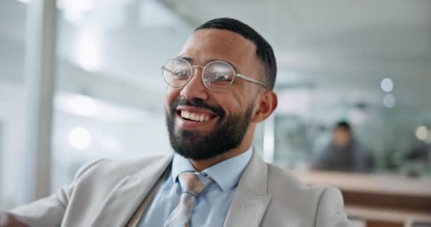 Negocios Relajarse Hombre Con Una Sonrisa Paz Empleado Con Productividad — Vídeo de stock