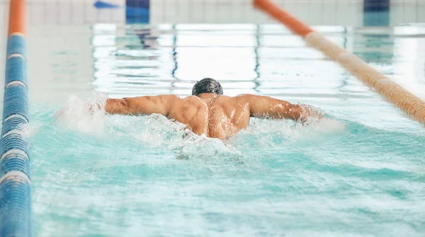 Yüzme Havuzu Hız Spor Yapan Kişi Fitness Antrenmanı Kardiyo Egzersizi — Stok fotoğraf
