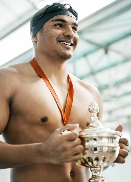 Ganador Deportes Trofeo Natación Hombre Feliz Con Éxito Competición Logro — Foto de Stock