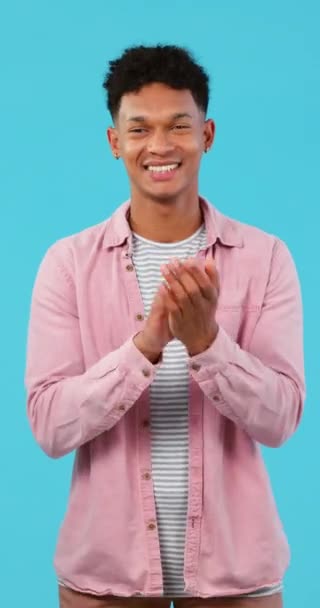 Tepuk Tangan Dukungan Dan Pemenang Pria Dan Wajah Dengan Kebahagiaan — Stok Video