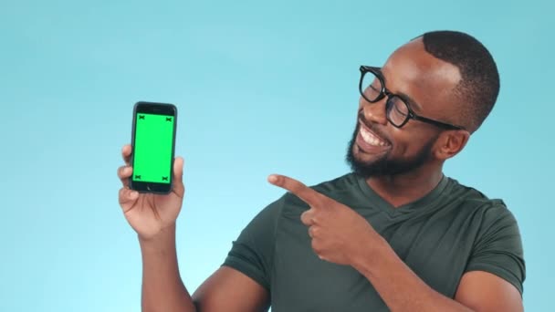 Telefon Grüner Bildschirm Und Zeigt Auf Einen Bildschirm Mit Einem — Stockvideo