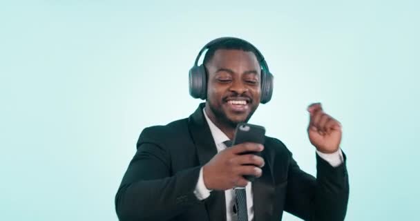 Negócios Telefone Homem Negro Dançam Música Celebração Energia Happy Movimento — Vídeo de Stock