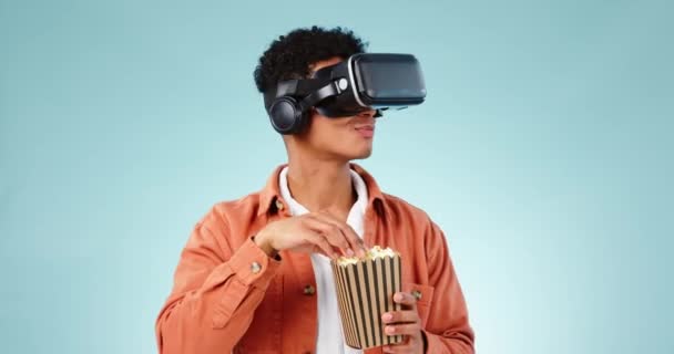 Man Popcorn Virtual Reality Film Ervaring Met Digitale Wereld Entertainment — Stockvideo