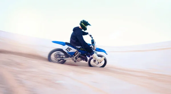 Sport Wüste Und Sportler Auf Dem Motorrad Für Action Adrenalin — Stockfoto