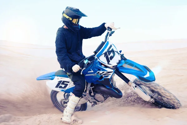 Suciedad Moto Atleta Conduciendo Deportes Aventura Hombre Desierto Arena Montar —  Fotos de Stock