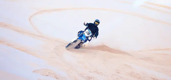 Гонка Пустеля Людина Велосипеді Подорожей Екстремальний Спорт Адреналін Відпустці Пісок — стокове фото