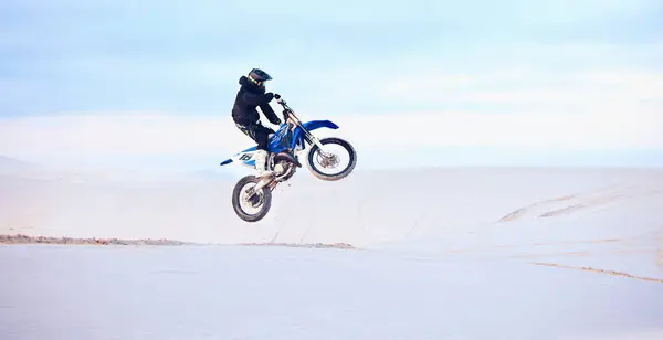 Desert Jump Person Driving Motorcycle Action Adventure Fitness Performance Adrenaline — Stock Photo, Image