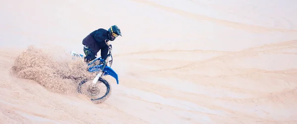 Мотоцикл Людина Екстремальні Види Спорту Пустелі Тренувань Фітнесом Балансом Або — стокове фото